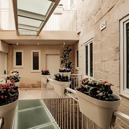 Casa Radiant Hotel *