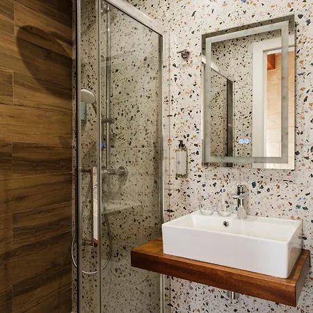 Casa Radiant Hotel *