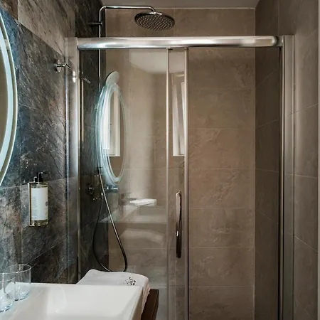 Casa Radiant Hotel *