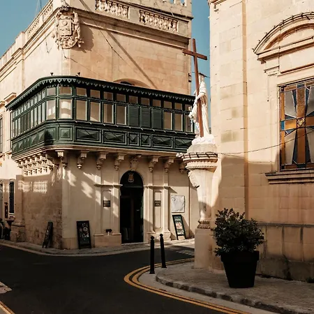 Casa Radiant Hotel *